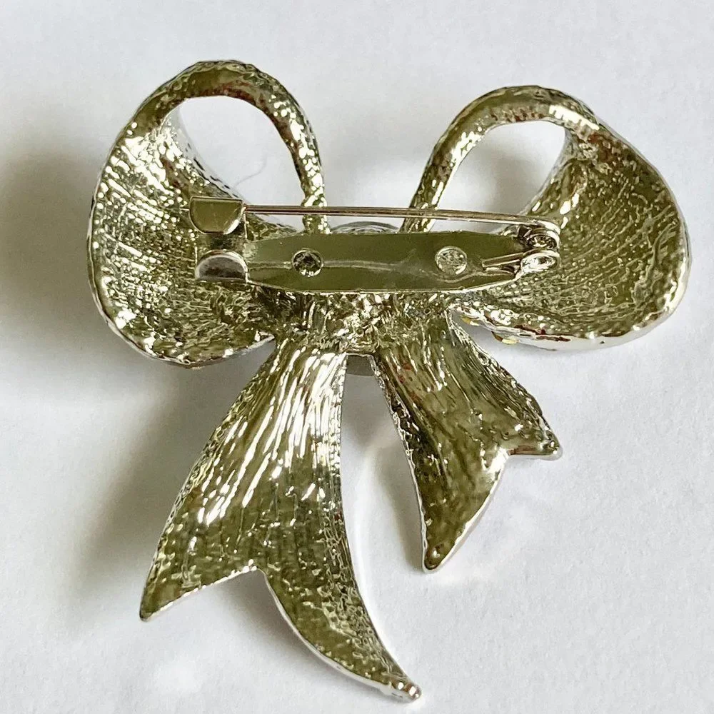 Vintage BIG Christmas Bow Brooch Pin Textured Finish Silver Tone Crystal X-Mas